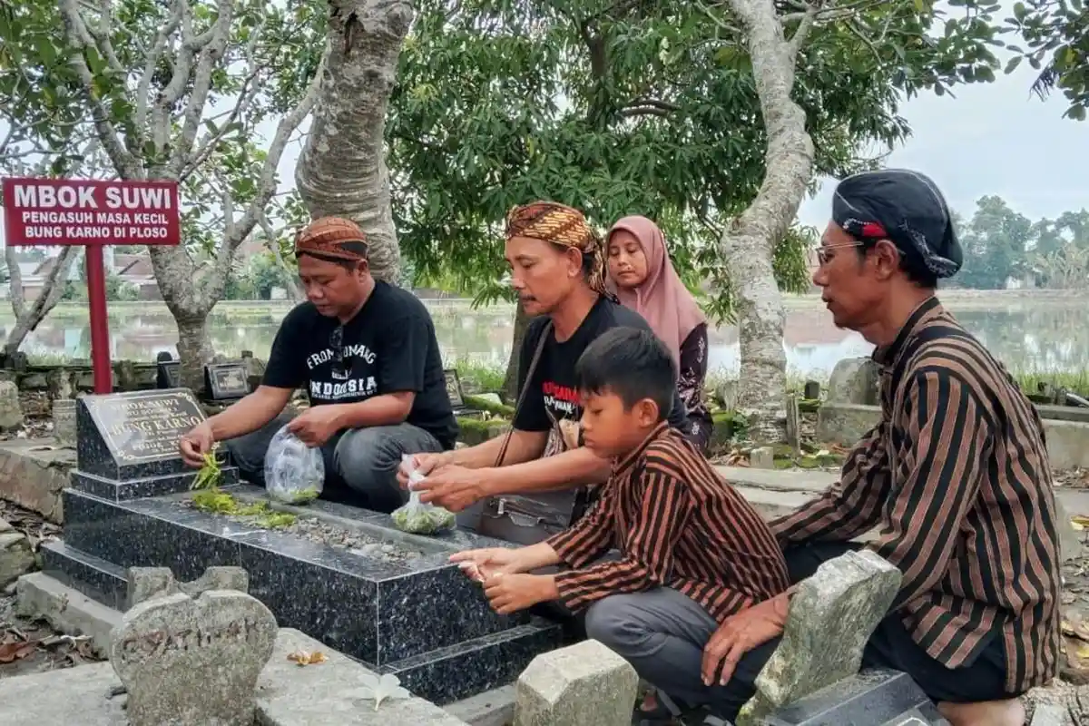 Hari Pahlawan, Pegiat Sejarah Jombang Napak Tilas Titik Nol Soekarno: Tetapkan Situs Kelahiran