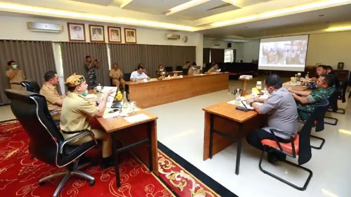 Banyuwangi Realokasi APBD Rp 21 Miliar, Beli Rapid Test sampai Tambah APD-Ventilator