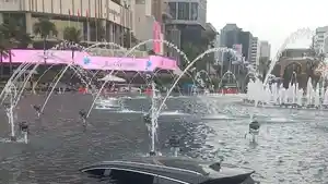 Mobil-tercebur-ke-kolam-Bundaran-HI.jpg