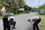 Belanja Kebutuhan Lebaran, Sekeluarga di Banggai Ditabrak Mobil, Satu Anak Tewas