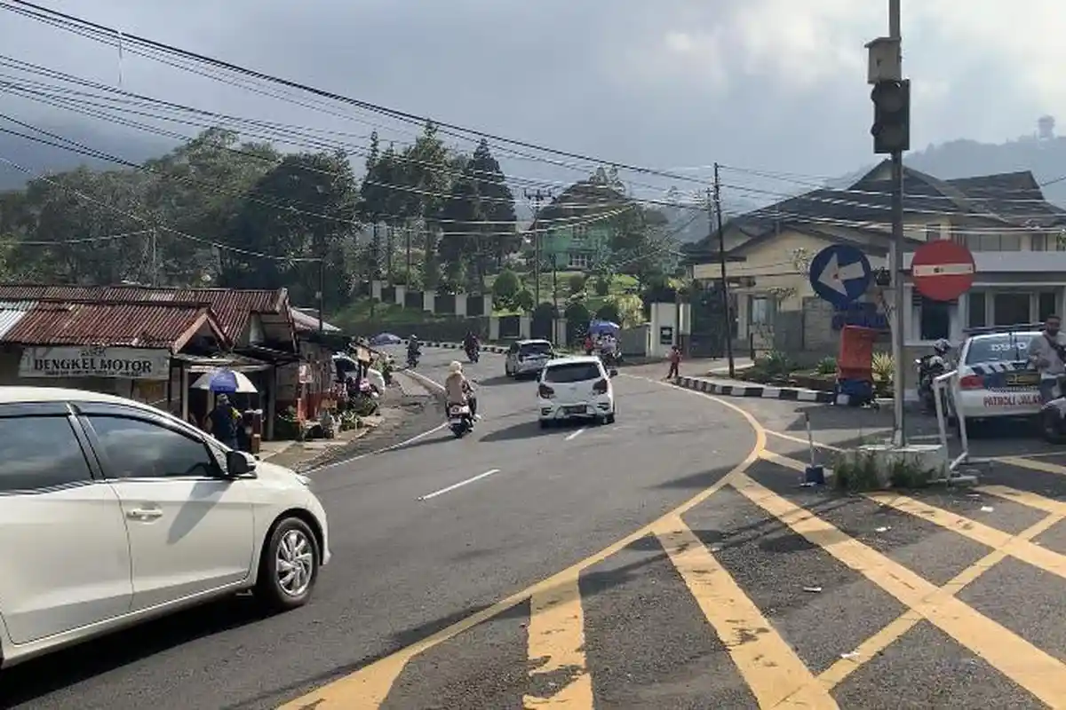 Sore Ini Satu Arah dari Cianjur ke Jakarta via Puncak, 6 KM Antrean Kendaraan Mulai Terurai