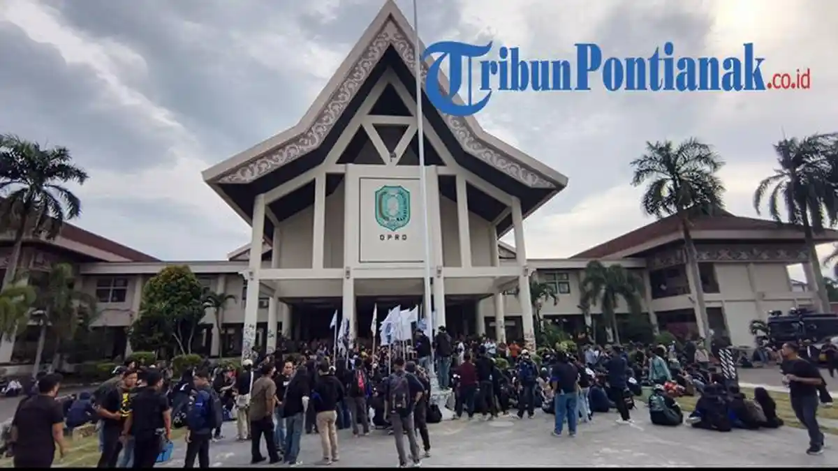 ‎Setelah BEM Fisip Untan Pulang, Gelombang Massa Aksi Lain Datangi DPRD Kalbar