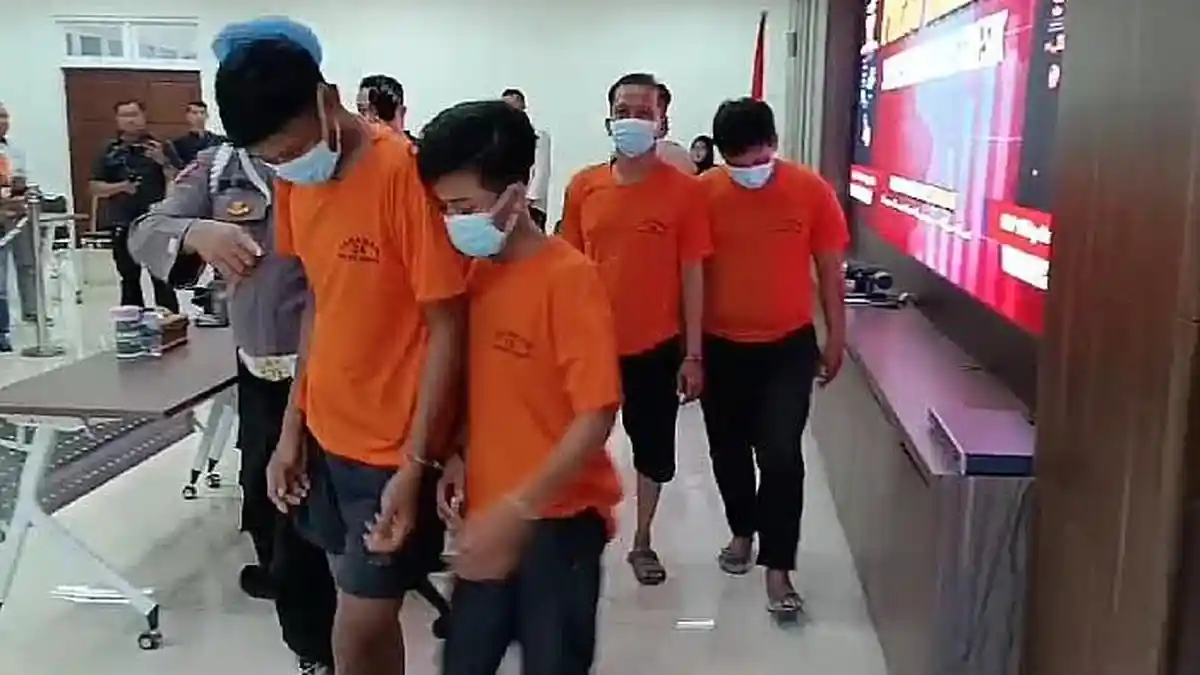 8 Suporter Gresik United  Ditetapkan Jadi Tersangka Kerusuhan di Stadion Gelora Joko Samudro