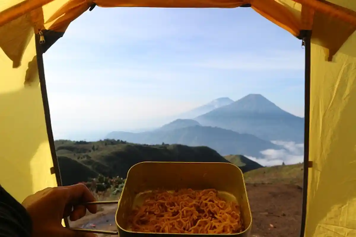 Jalur Pendakian Gunung Prau Kembali Dibuka, Simak Aturan New Normal Naik Gunung Berikut