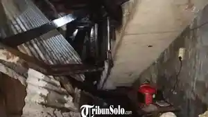 Rumah-terbakar-di-Dusun-Gondang-Karanganyar.jpg