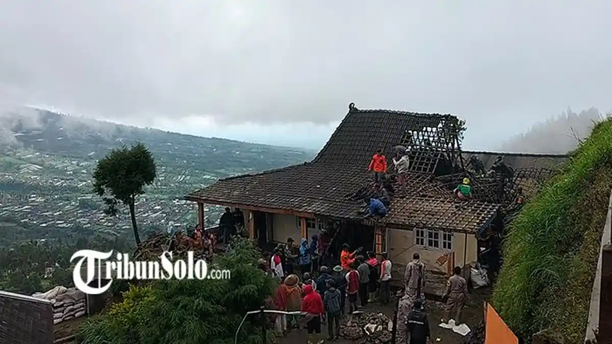Hawa Dingin Selamatkan Keluarga di Selo dari Maut : Pergi ke Dapur, Longsor Timpa Ruang Tamu