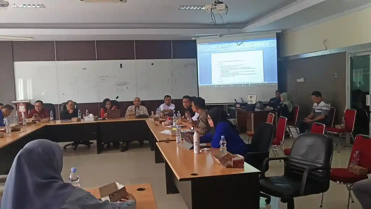 Rapat Penetapan UMK Makassar Berlangsung Tertutup, Buruh Desak Penetapan UMS