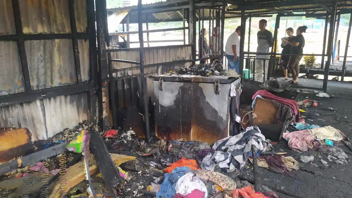 RM Maharani di Pabean Gorontalo Ludes Terbakar, Api dari Rumah Tetangga