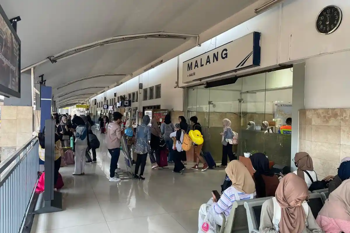 Libur Nataru 2023, Volume Penumpang KA Jarak Jauh di Stasiun Malang Capai Ribuan
