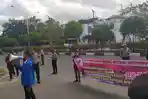 mahasiswa-menggelar-aksi.jpg