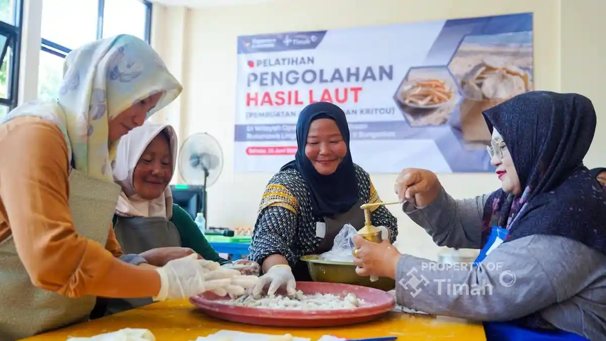 PT TIMAH Latih Mitra Binaan Olah Hasil Laut - Bangkapos.com