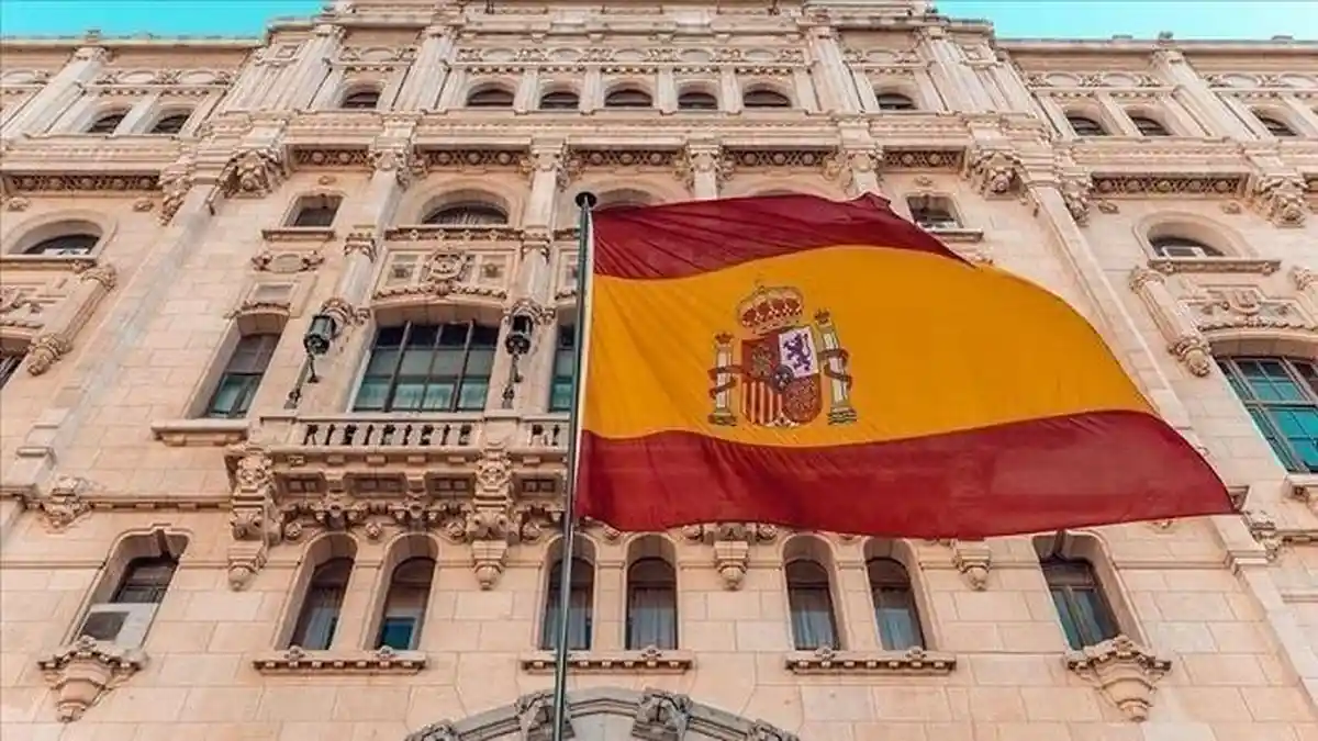 Blackout Melanda Spanyol & Portugal: Jaringan Listrik Kolaps Apa yang Sebenarnya Terjadi?