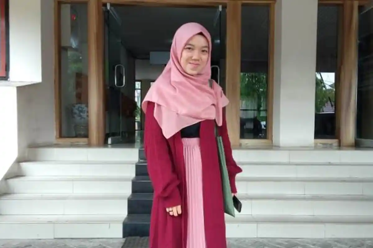 Mahasiswi Cantik UIN Jambi, Sari Mulia Aktif Organisasi & Jualan, 'Perbanyak Pengalaman Selagi Muda'