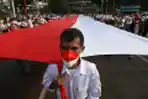 kirab-merah-putih-di-jakarta_20220828_181013.jpg
