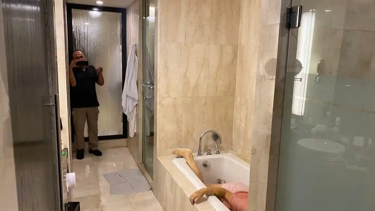 WNA Asal Australia Ditemukan Tewas di Bathtub Hotel, Air Mengucur Sampai Keluar Kamar