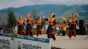 SANGGAR-PUTI-SAAYUN-Penari-Sanggar-Seni-Pudnjukan-seni-d.jpg