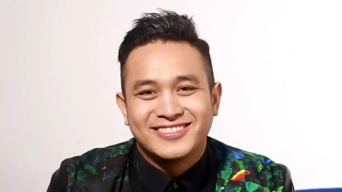Presenter Gilang Dirga Terpapar Covid-19 dan Jalani Isolasi Mandiri di Kantornya