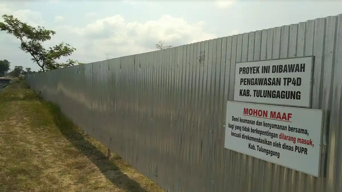 Kejari Protes Pemasangan Papan TP4D di Pasar Hewan Terpadu Tulungagung