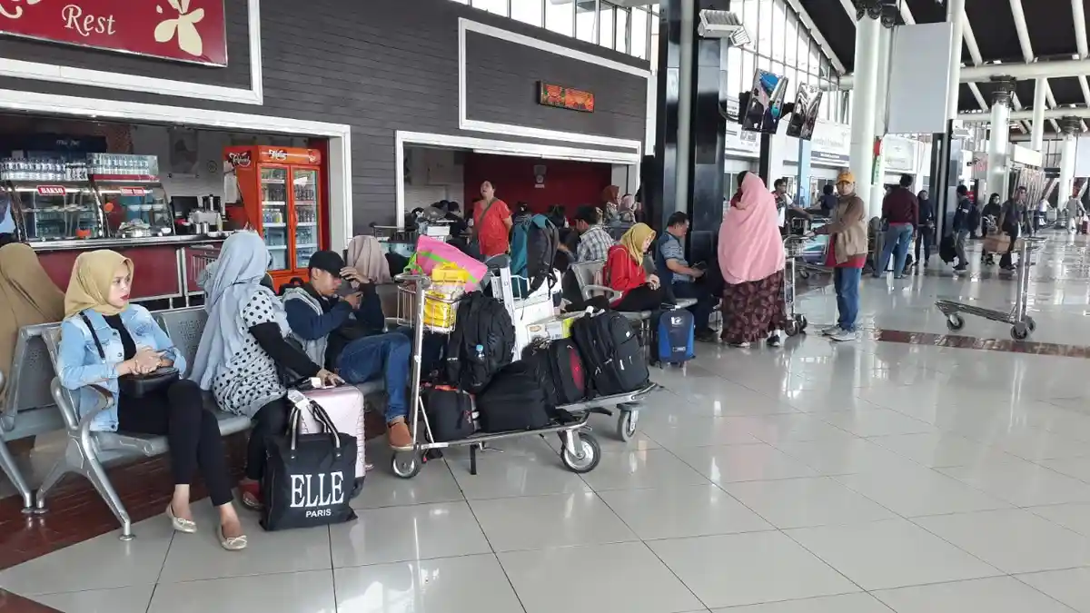 Lonjakan Penumpang di Bandara Soekarno-Hatta Akan Terus Terjadi Hingga Malam Ini