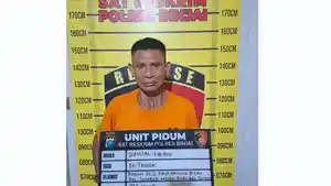 Tersangka-spesialis-curat-saat-diamankan-Satreskrim-Polres-Binjai.jpg