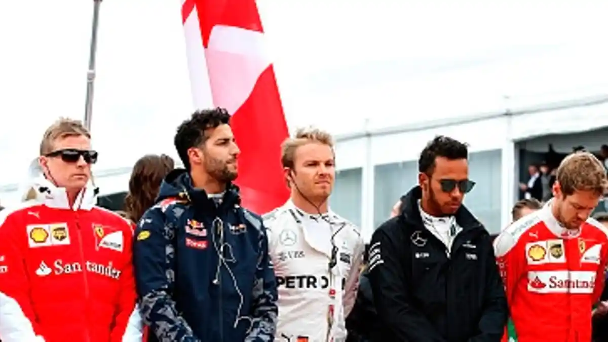 Lewis Hamilton Jarang Dedikasikan Kemenangannya untuk Siapa pun