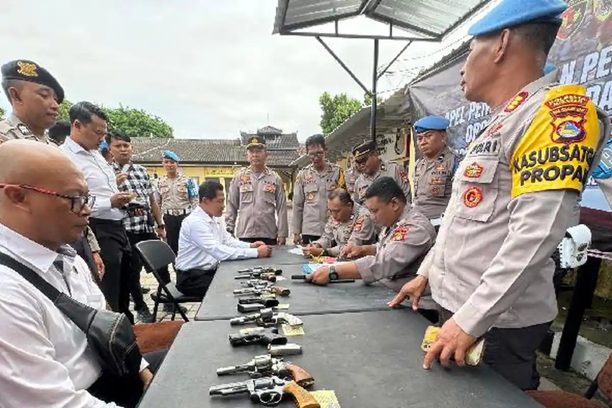 Cegah Penyalahgunaan, Polresta Mataram Cek Senpi Personil Secara Berkala