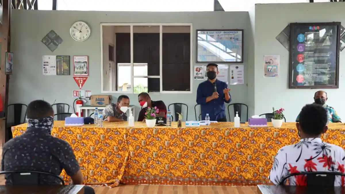 Pernah Jadi Pekerja Migas, Billy Bagi Pengalaman dan Tips Untuk Siswa Politeknik Bintuni
