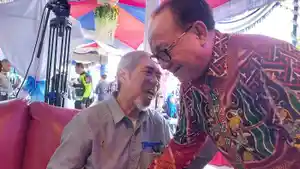 Bupati-Tabalong-H-Anang-Syakhfiani-saat-menyapa-Pemimpin-Banjarmasin-Post.jpg
