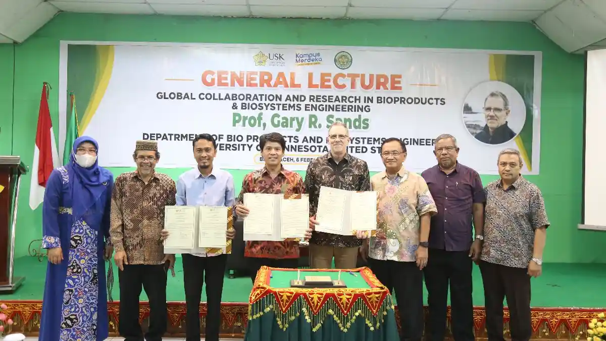 Profesor University of Minnesota Amerika Beri Kuliah Umum di FP USK