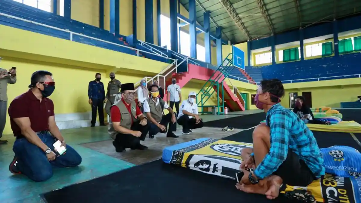 Pemudik dari Bali Mulai Manfaatkan Fasilitas Karantina GOR Tawangalun