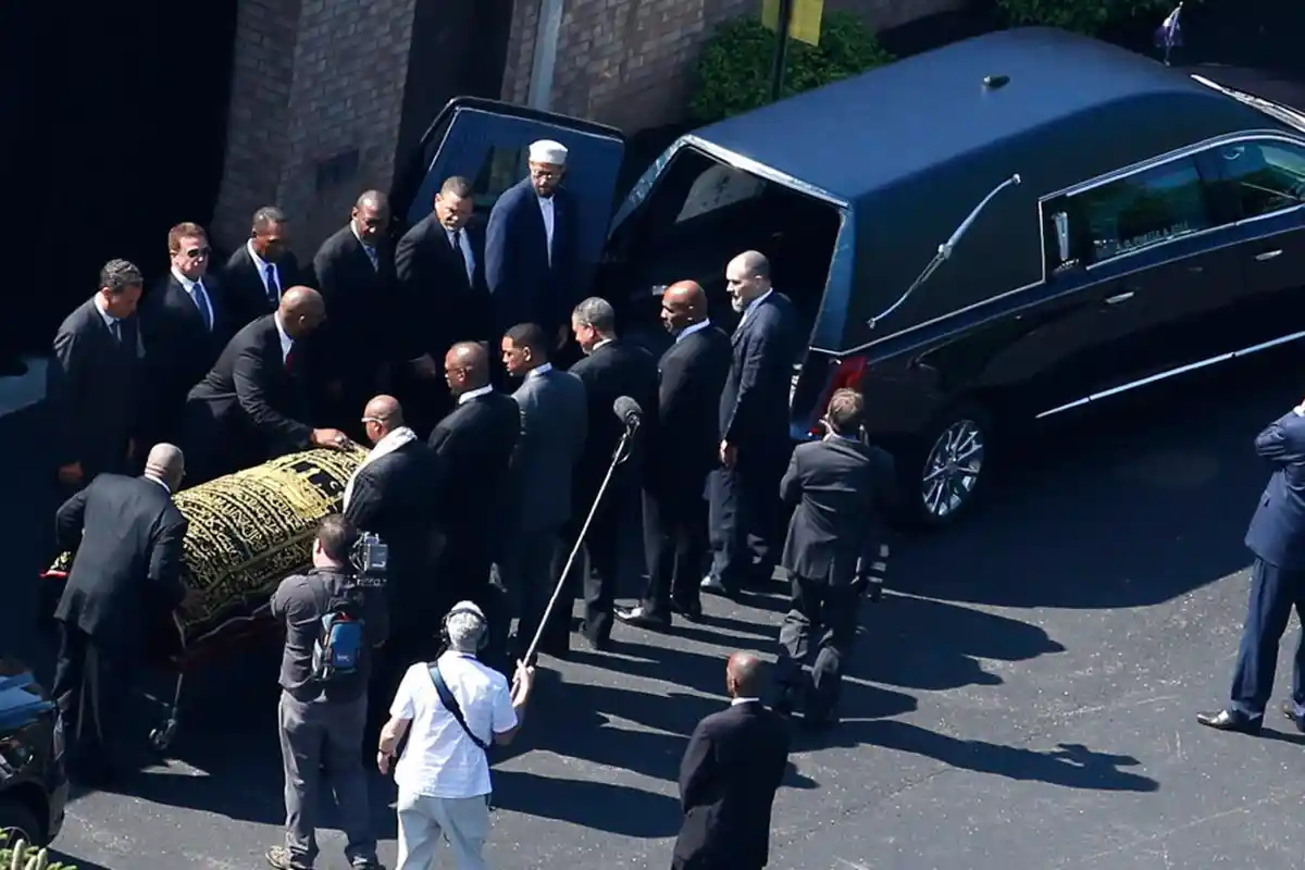 Diantar Ribuan Orang. Muhammad Ali 