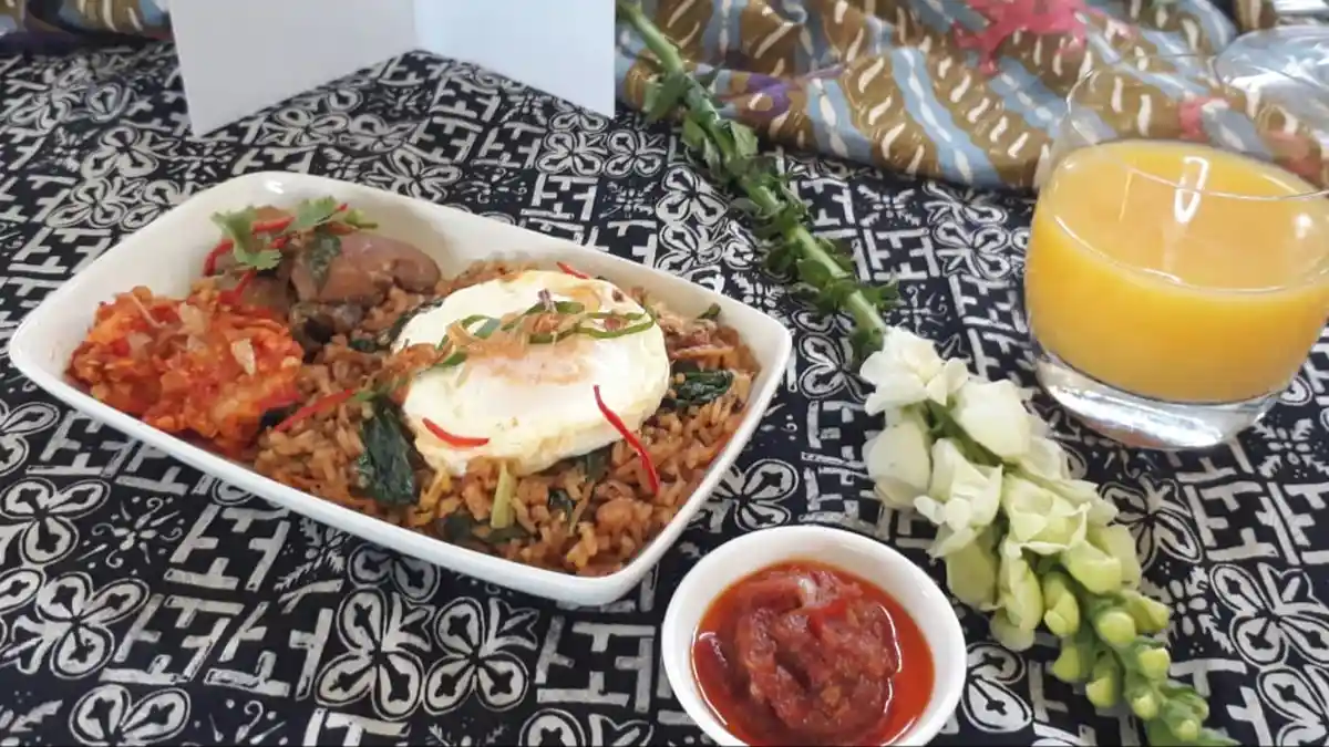 Penumpang Maskapai Garuda Indonesia Bisa Santap Nasi Rendang Rendang dan Dendeng di Udara
