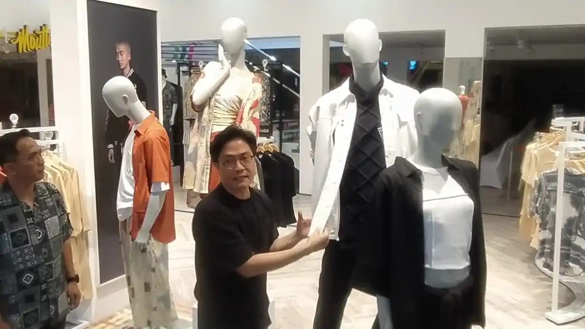 Kolaborasi 3Second dan Desainer Hasilkan Fashion Tema Jalan-jalan Terinsiprasi Masa Setelah Pandemi