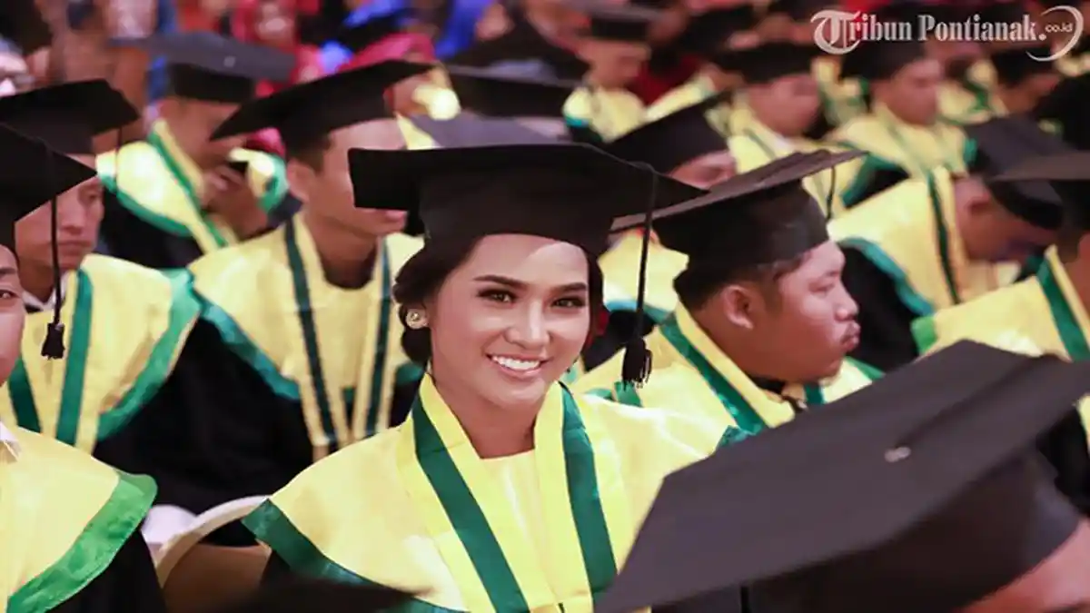 FOTO: Wisuda Putri Indonesia Pariwisata Wilda Octaviana Situngkir - wisuda-wilda-1.jpg