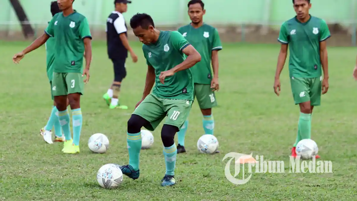 Berita Foto: Persiapan Skuat PSMS Medan Jelang Menjamu Persibat Batang di Stadion Teladan Medan - 26082019_psms_latihan_danil_siregar-6.jpg