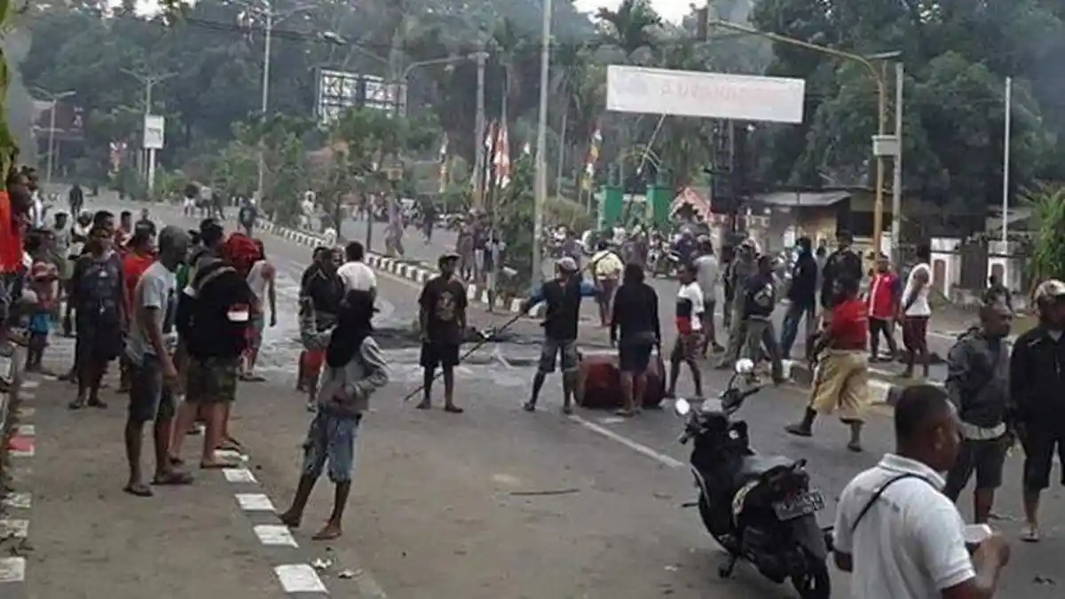Gedung DPRD Papua Barat Dibakar Massa, Dipicu Aksi Protes Dugaan Persekusi Mahasiswa di Jawa Timur