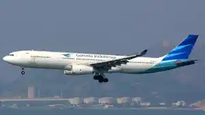 pesawat-garuda-di-hongkong.jpg