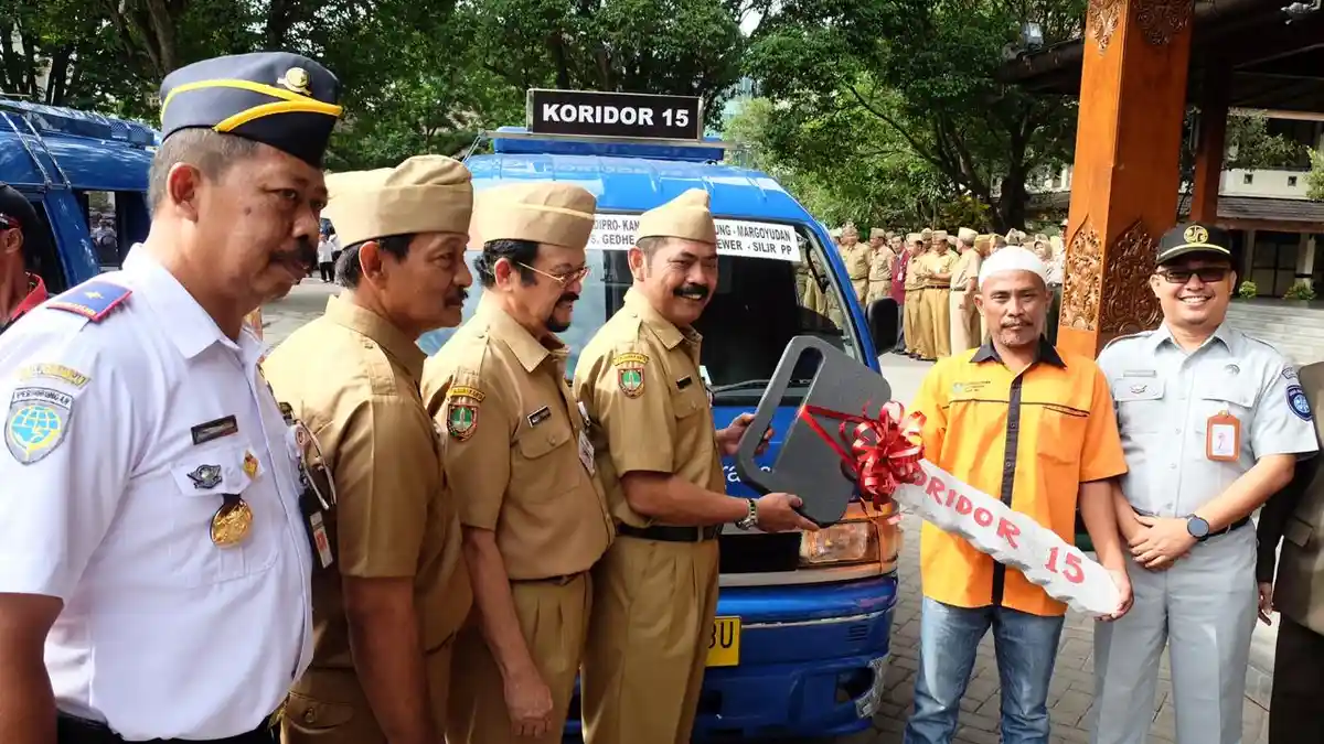 Pemkot Solo Luncurkan Armada Baru Feeder Batik Solo Trans