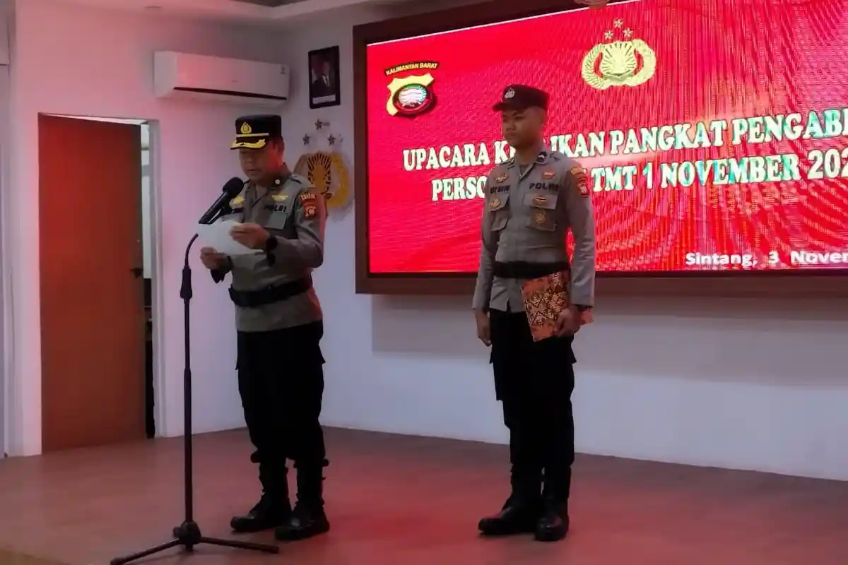 Polres Sintang Gelar Upacara Korp Raport Kenaikan Pangkat Pengabdian Satu Personelnya