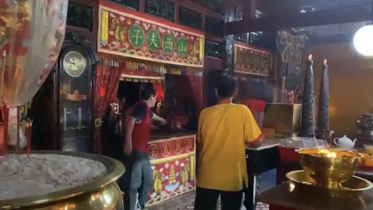 Patung Dewa Kwan Kong Nyaris Dicuri, Penjaga Klenteng Kwan Sing Bio Lakukan Ini 