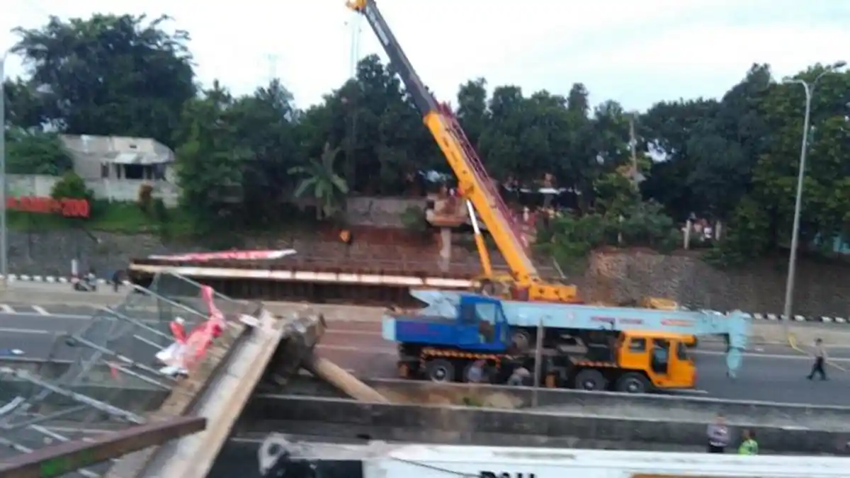 Pengelola Tol Tegaskan Tinggi JPO Sesuai Standar