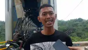 Yuda-Guntara-mantan-petugas-jaga-jembatan-cirahong-jadi-buruh-tani-1.jpg