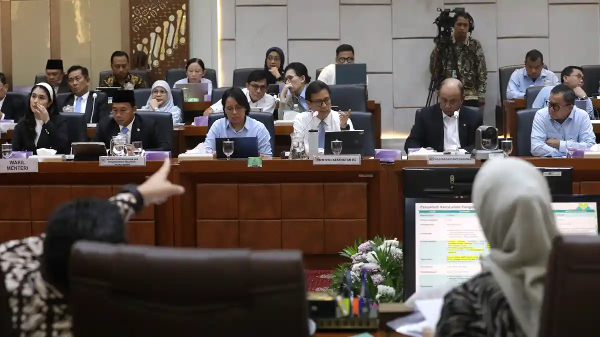 Keracunan Massal Disorot, Anggota DPR Ini Justru Minta Kata ‘Gratis’ di MBG Dihapus—Emang Kenapa?