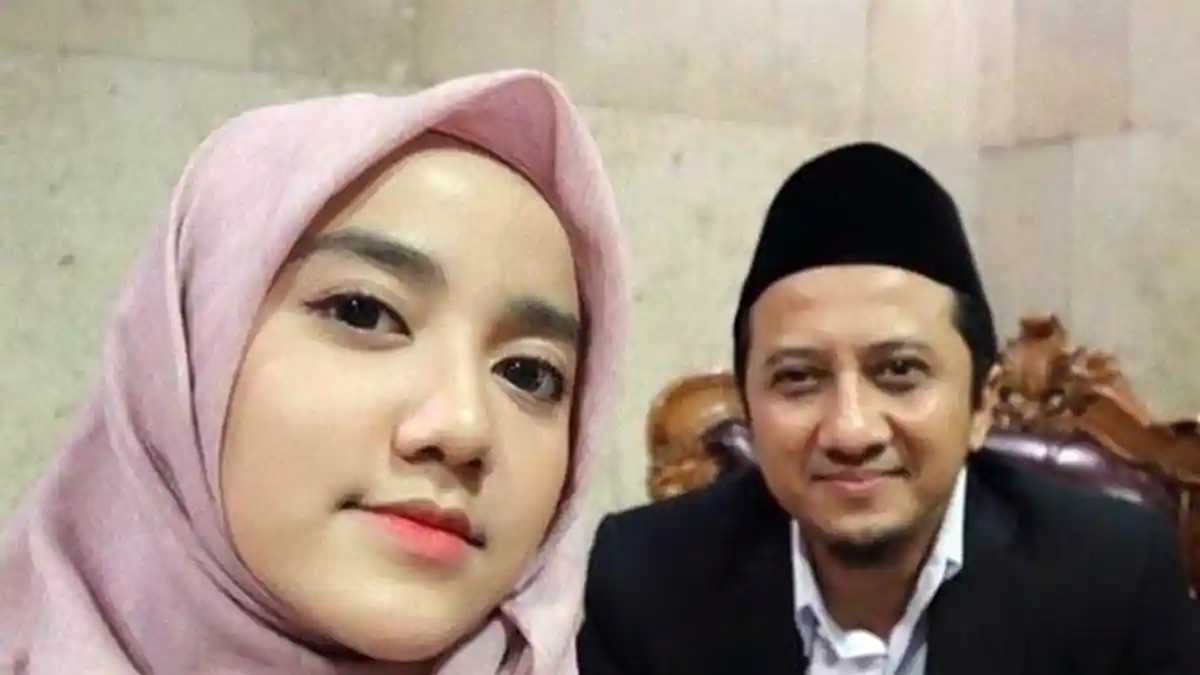 Mengaku Susah, Anak Yusuf Mansur Malah Pamer Gepokan Duit untuk Dibagikan