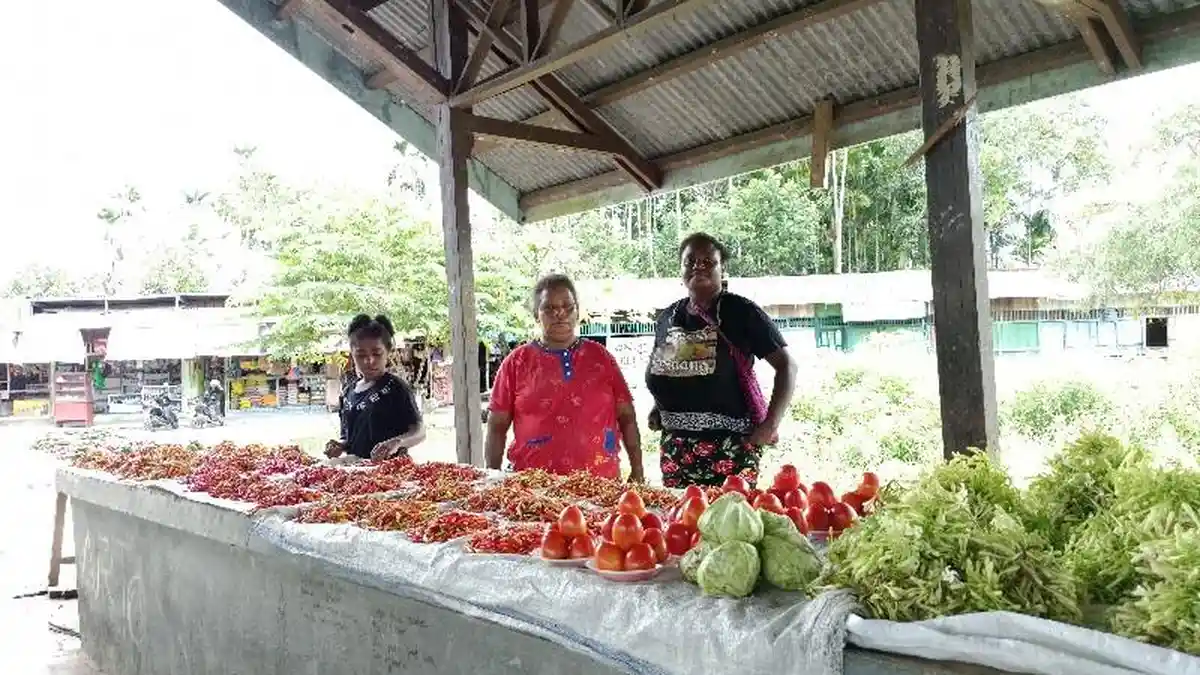 Ini Harapan Pedagang di Pasar Rakyat Distrik Momiwaren ke Pemkab Mansel