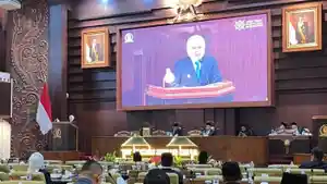 khofifah-soal-penghargaan-disorot-dprd-jatim.jpg