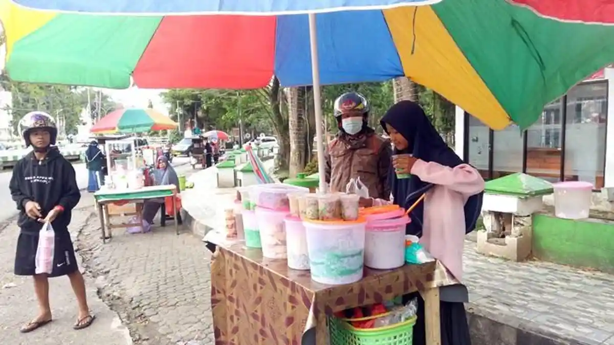 Penjual Takjil di Makale Minta Pemerintah Bikin Bazaar Ramadan
