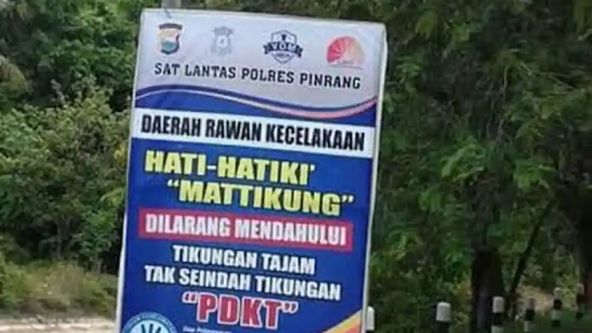 Bikin Ngakak, Lihat Imbauan Hati-hati Bekendara di Bulu Pakoro Pinrang Ini