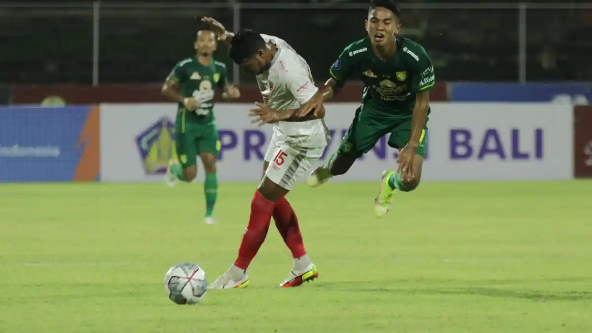 Update Transfer Arema, Hasim Kipuw dan Ilham Udin Armaiyn Dikabarkan Susul Evan Dimas