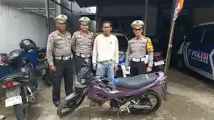 Satlantas-Polres-Sukabumi-saat-mengamankan-pemotor-dan-kendaraannyaa.jpg